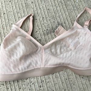 Nude Wacoal Wireless Bra. 36D